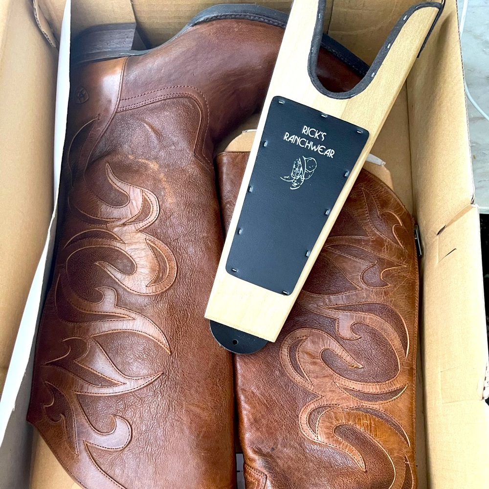 Women Brand New Cowboy Ariat Boots